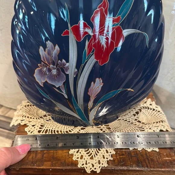 Blue Vase with Floral Design - Picture 10 of 10